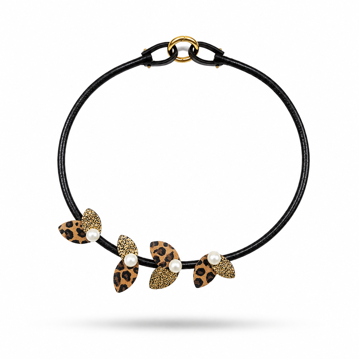 Κολιέ κοντό με φυλλαράκια χρυσό -λεοπάρ με πέρλες